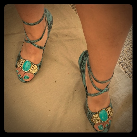 BCBG High Heels - Picture 1 of 8